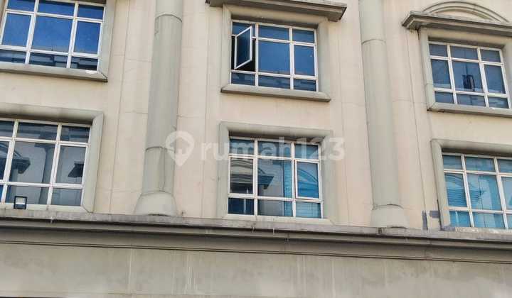 Ruko Komersil 4 Lantai di Komp Ruko Business Park Meruya Kembangan Jakarta Barat LT 68M2 Cash Only