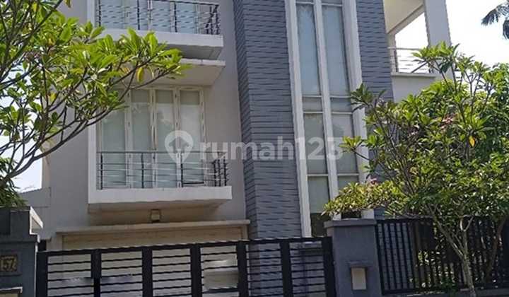 Rumah Mewah 3 Lantai dan Rooftop di Perum Sentul City Cluster Imperial Golf Estate Kab Bogor LT 1.272M2 Murah Cash Only 2