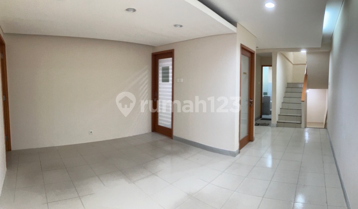 Disewakan Ruko Ready For Office Di Glodok Plaza, Jakarta Pusat Disewakan Ruko Ready For Office Di Glodok Plaza, Jakarta Pusat