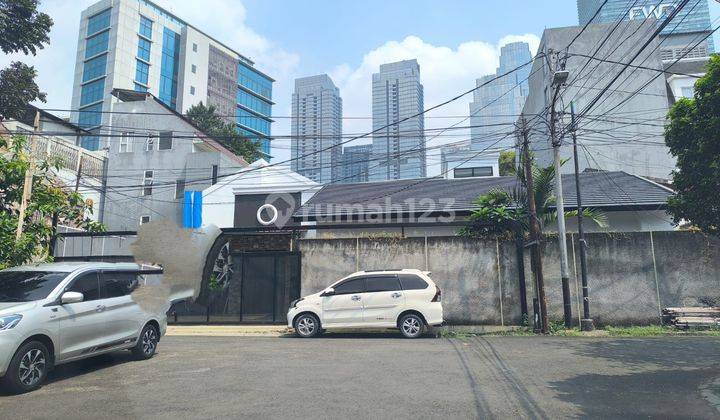 Rumah Mewah Jalan Tulodong Bawah Kebayoran Baru Jakarta Selatan

 2