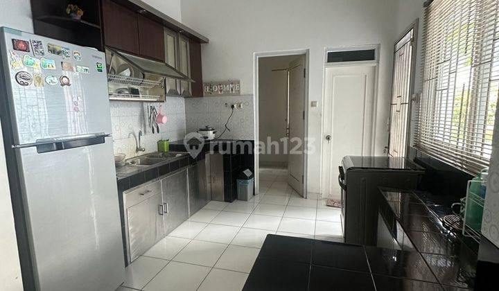 Rumah Luas Furnish Disewakan di Villa Pekayon Dekat Grand Galaxy Bekasi

 2