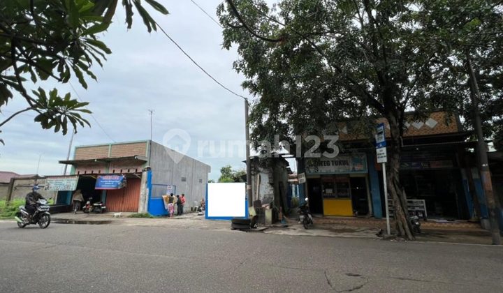 Warehouse Along with Kiosks and Rentals in Marunda, North Jakarta