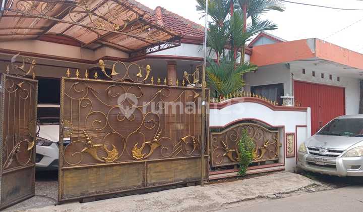 Rumah Besar di Pinggir Jalan Hitung Tanah Saja Dekat Pakuwon Mall Bekasi Rumah Besar di Pinggir Jalan Hitung Tanah Saja Dekat Pakuwon Mall Bekasi