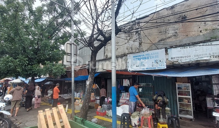 Ruko Gandeng 3 Dijalan Utama Matraman Raya