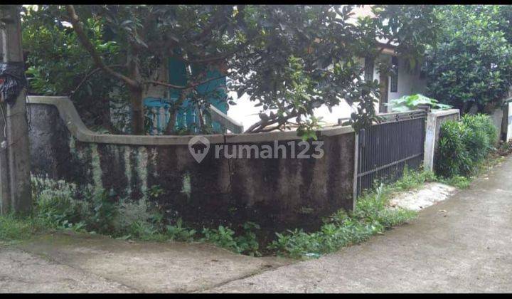 Di Jual Rumah tua hitung tanah Strategis dekat UI di Beji Depok Tanah 300 SHM m²