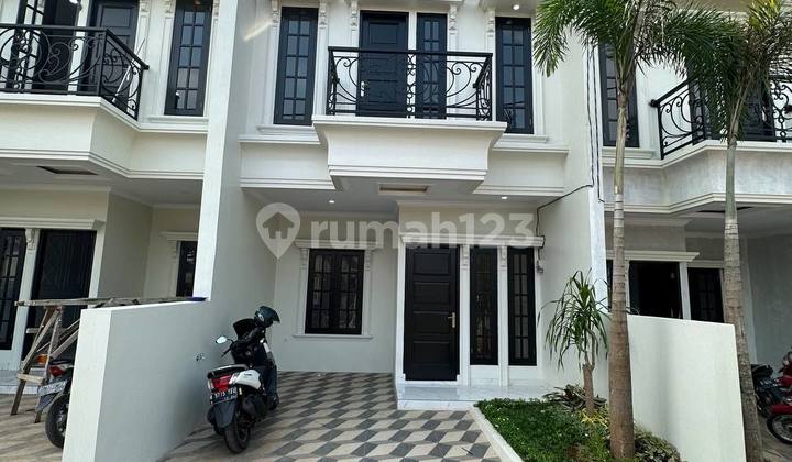Jual Rumah Baru di Jagakarsa Bergaya American Classic SHM