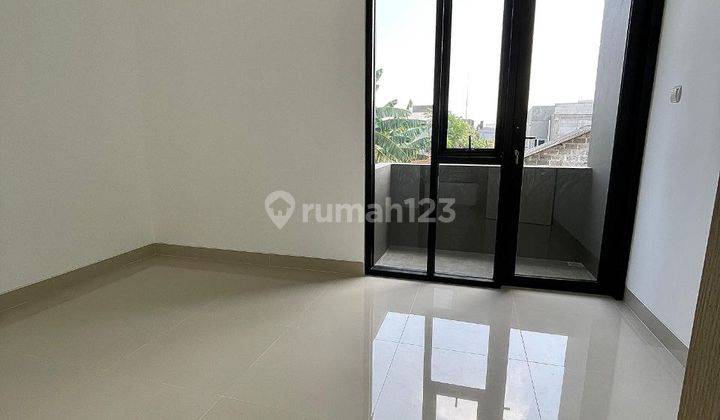 Rumah Baru SHM di Jalan Bsd Raya Pusat, Tangerang Dekat Cluster Vanya Park 2