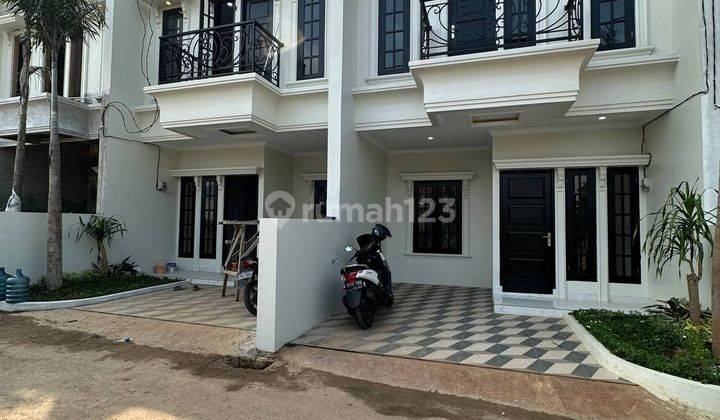 Rumah 2 Lantai di Jagakarsa Jakarta Selatan Dekat Tol Brigif American Classic 1