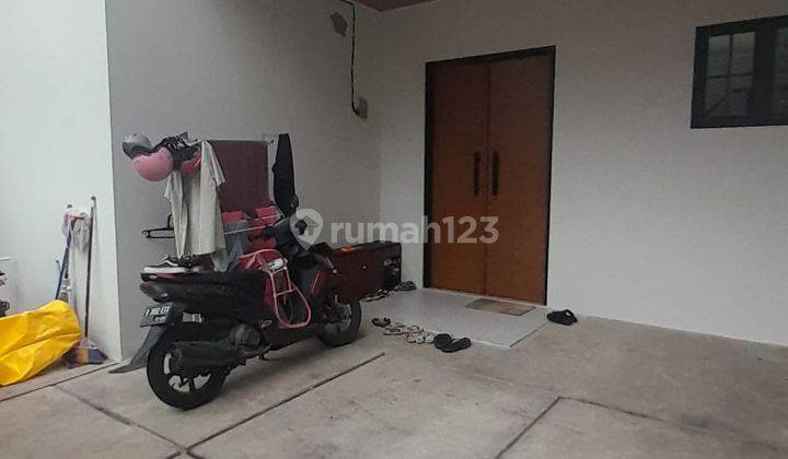 Rumah dijual Dukuh Zamrud Kota Bekasi 3 Lantai Rooftop Akses 2 Mobil SHM 2