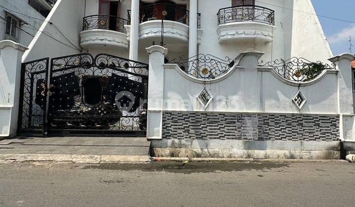 jual Rumah Bergaya Klasik Di Cipinang Cempedak Jatinegara 2