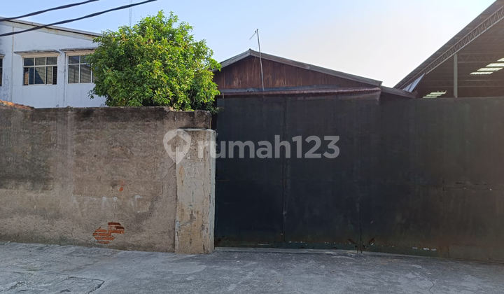 Ex-Factory Building on Jalan Bakti Mulya 2, Warung Pojok, Tegal Alur, Cengkareng, West Jakarta