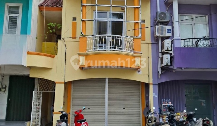 Ruko 3 Lantai di Jalan Taman Surya 3, Kalideres - Jakarta Barat