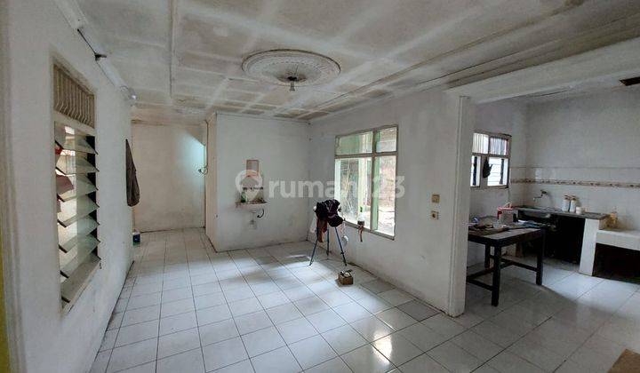 Rumah besar babakan radio 3