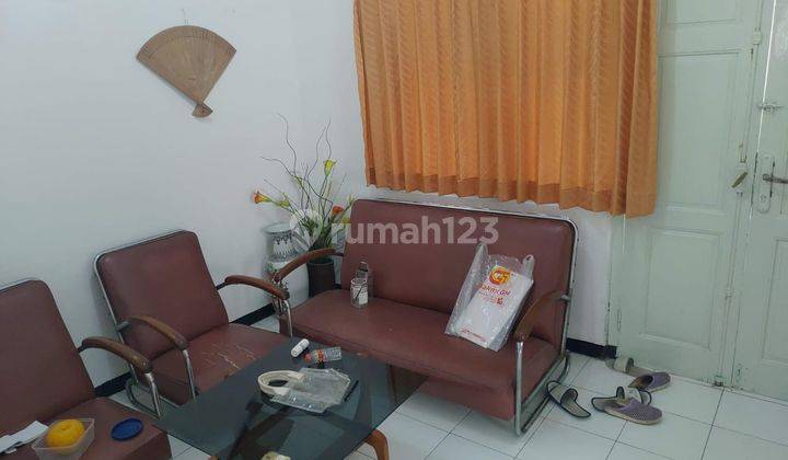 Rumah besar pusat kota 2