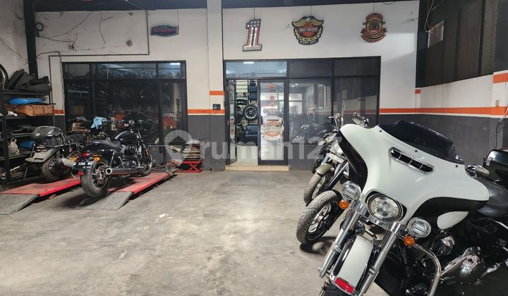 Ruko besar holis mainroad