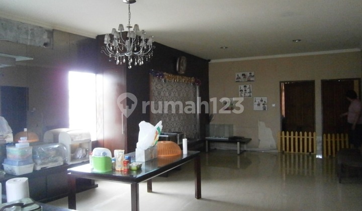 Jl. A. Yani, Bandung Rumah Bagus 4 Lantai Lokasi Strategis Siap Huni