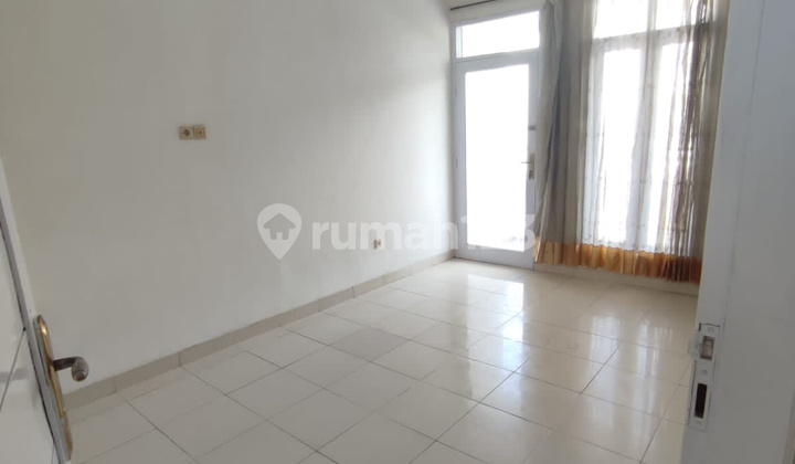 Disewakan Rumah Di Istana Regency Sudirman (Irsud) 2 Lantai, Siap Huni 6