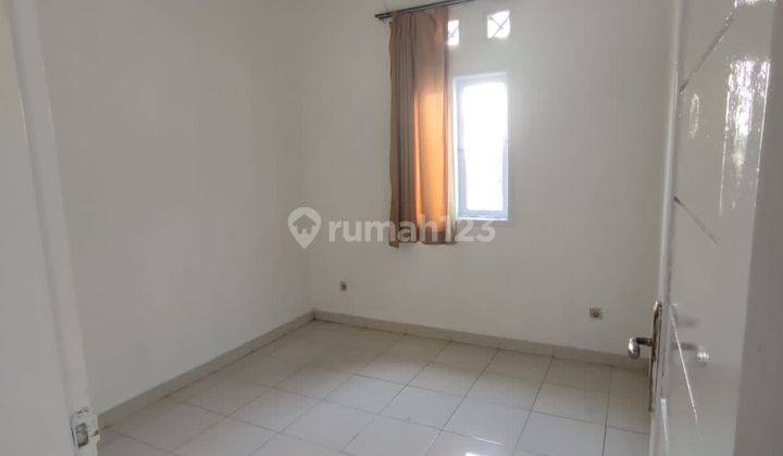 Disewakan Rumah Di Istana Regency Sudirman (Irsud) 2 Lantai, Siap Huni 12
