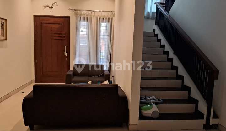 Batununggal, Bandung Beautiful House Ready to Occupy Strategic Location 2