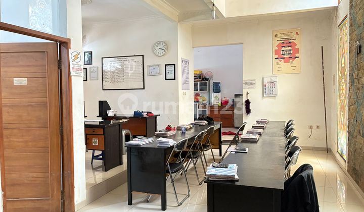 Cicendo Bandung Rumah Cantik Siap Huni Cocok untuk Keluarga Besar Cicendo Bandung Rumah Cantik Siap Huni Cocok untuk Keluarga Besar