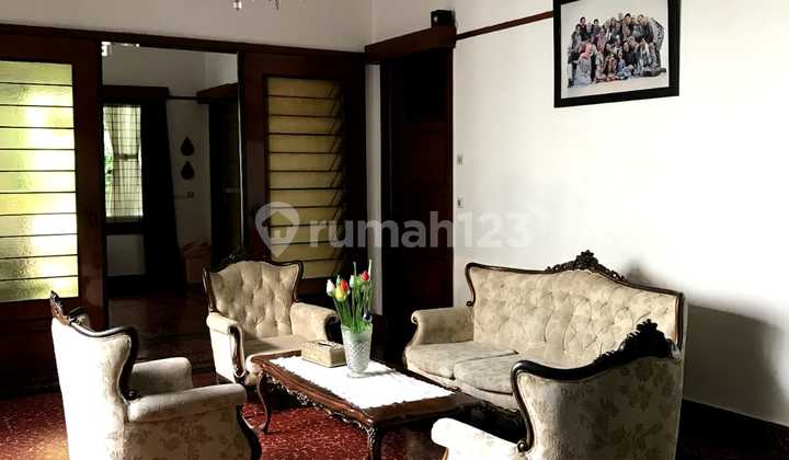 Rumah Heritage Dekat Gedung Sate Bandung Lingkungan Nyaman Siap Huni