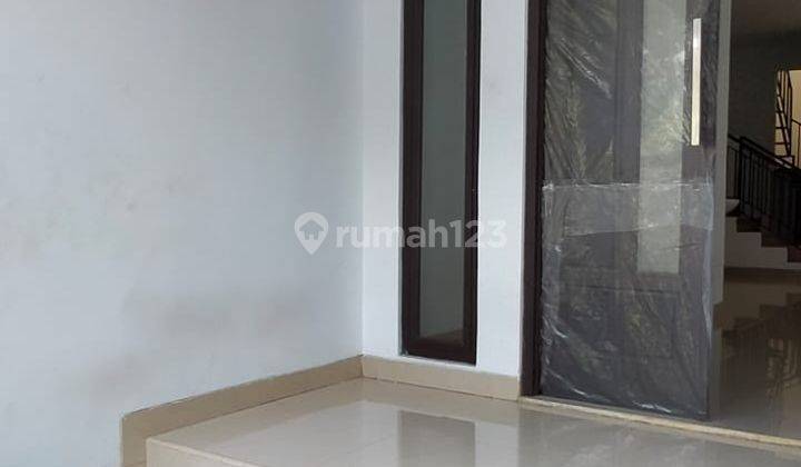 Rumah 2 Lantai Benhil Dibawah Harga Pasaran 3