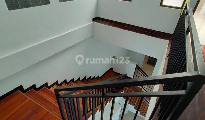 Rumah 2 Lantai Benhil Dibawah Harga Pasaran 11