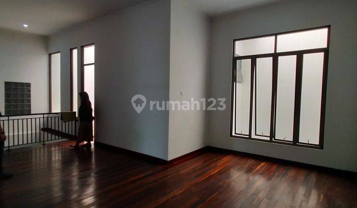 Rumah 2 Lantai Benhil Dibawah Harga Pasaran 14