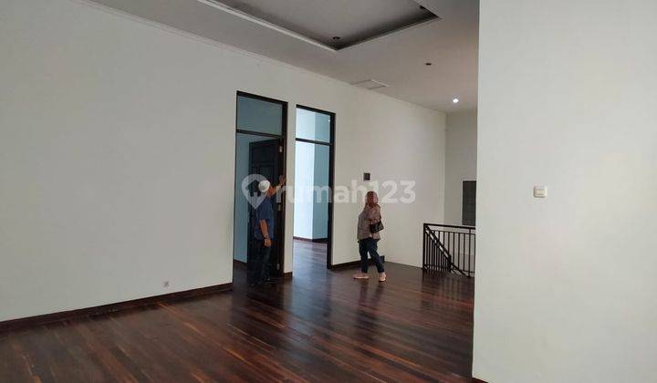 Rumah 2 Lantai Benhil Dibawah Harga Pasaran 1