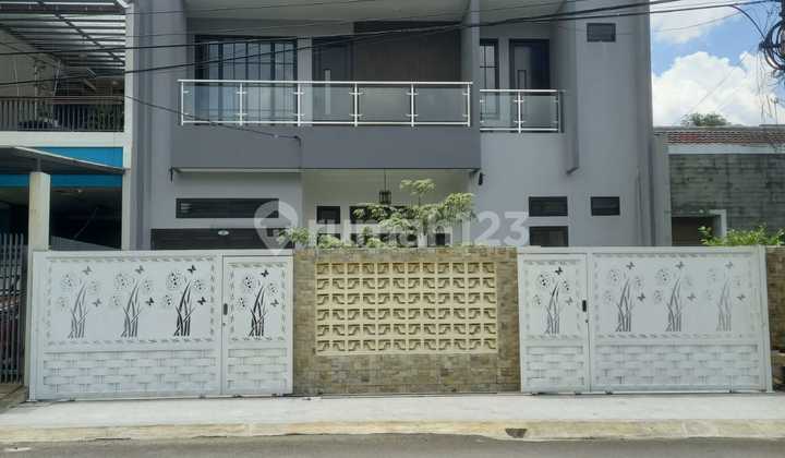 HOUSE FOR SALE IN GRIYA LOKA BSD HOUSE FOR SALE IN GRIYA LOKA BSD