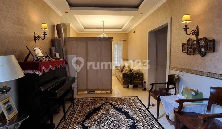 Rumah Cantik Vintage Banyak Kamar Di Dlm Cluster Elite Puspita Loka B S D