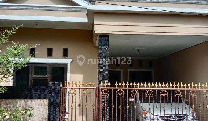 Dijual Rumah Bangunan 2 Lantai, Lokasi Strategis di Perum Karawaci 1