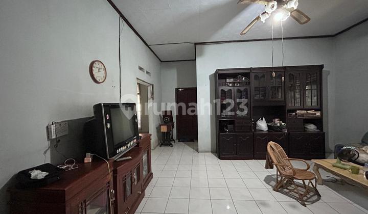 Dipasarkan Rumah di Pinggir Jalan, Bisa untuk Usaha atau Gudang 2