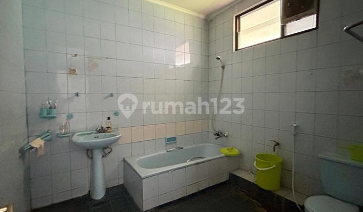 Rumah Hoek di Jalan Utama Vila Melati Mas, Cocok untuk Kantor/Bisnis 2
