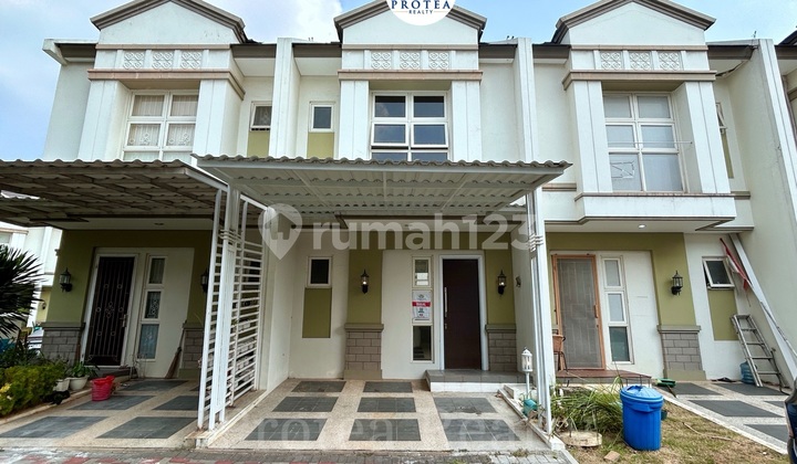 Modern Minimalist House Ready to Occupy Inside a Cluster