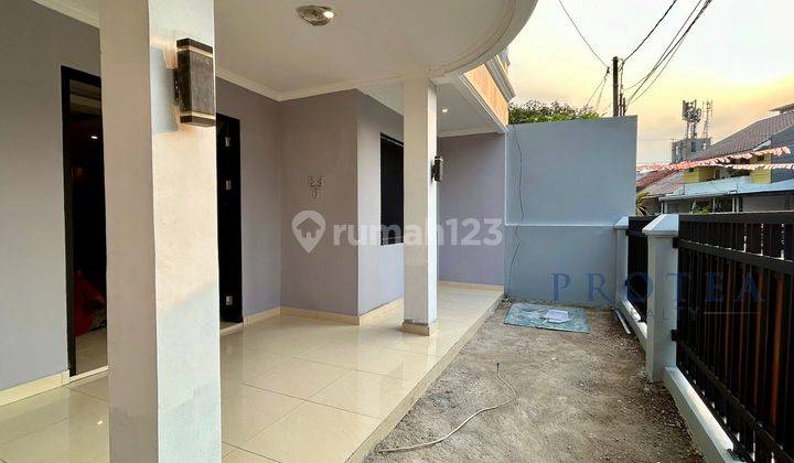 Rumah Depan Taman, Dekat Pasar Modern Bsd 2