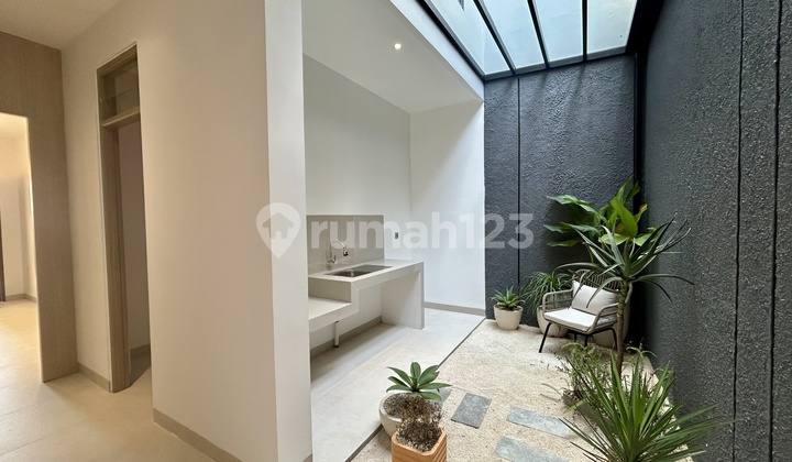 Hunian Eksklusif 3 Lantai Dengan Rooftop Di Jagakarsa 2