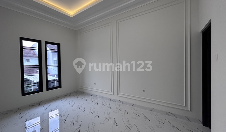 Corner House with Public Facilities. Location in the Center of East BSD. 2