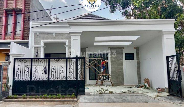 Rumah Nyaman American Classic Depan Taman  1