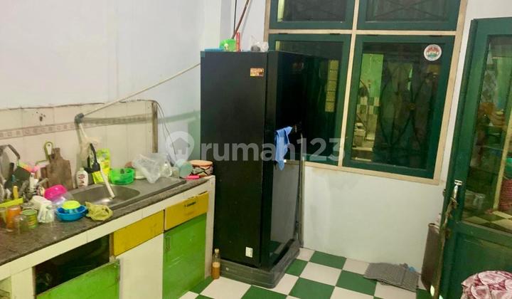 For Sale: House LT 203 LB 250, 6+1 Bedrooms, 4 Bathrooms, Legality: SHM, Electricity 3500Va, Jet Pump Water, East Facing, 1 Car Garage, 1 Car Carport, Price Rp 1.8 Billion, Negotiable. Selling Points: 1. 24-Hour One Gate Access Security, 2. Walking Distance to Mosque, 3. Close Access to Cirebon City.