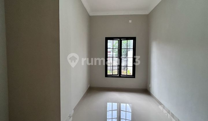 Dijual Rumah Siap Huni, Row Jalan Lebar di Kencana Loka Bsd 2