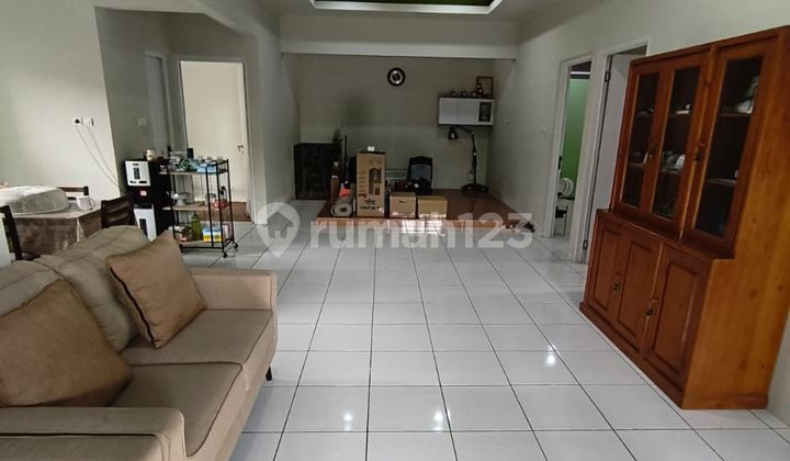 Dijual Rumah Nyaman dan Luas dengan Gazebo dan Kolam Ikan Dekat The Gardens, Cirebon 2