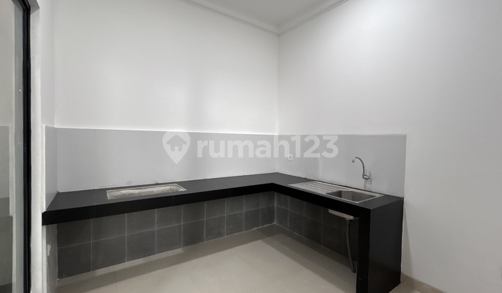 Modern Minimalist House in Vila Melati Mas 2