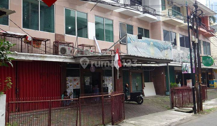 Ruko 3 Lantai Jalan Bendungan Hilir, Tanah Abang, Jakarta Pusat 1