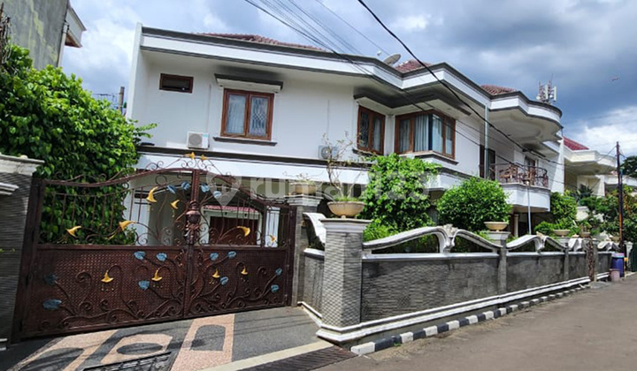 Rumah Mewah di Perumahan Dermaga Indah, Duren Sawit, Jakarta Timur