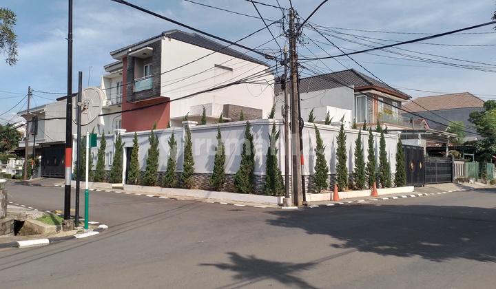 Rumah Hook Bintaro Minimalis 2 Lantai Lokasi Dekat Stan