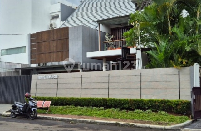 Rumah 2 Lantai Taman Gandaria Lokasi Strategis
