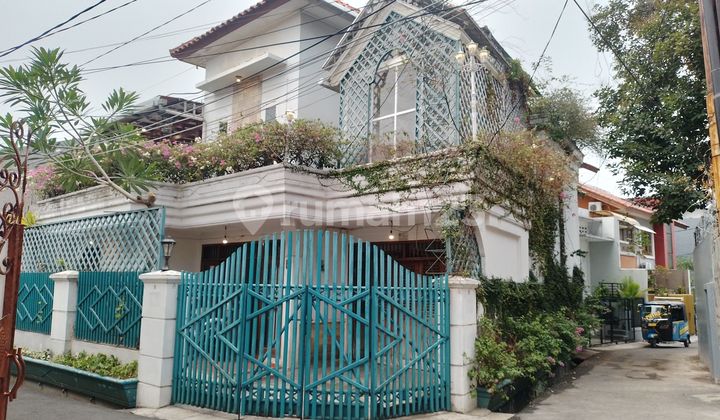 Rumah Cantik 2 Lantai Tebet Posisi Di Hook Harga Sudah.murah