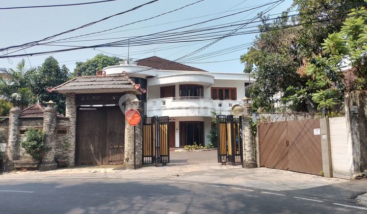 Rumah 2 Lantai Cilandak Hitung Tanah Lokasi Strategis Turun Harga