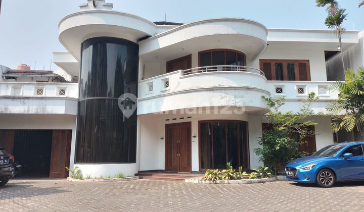 2-story house in Cilandak, strategic location, land included 2